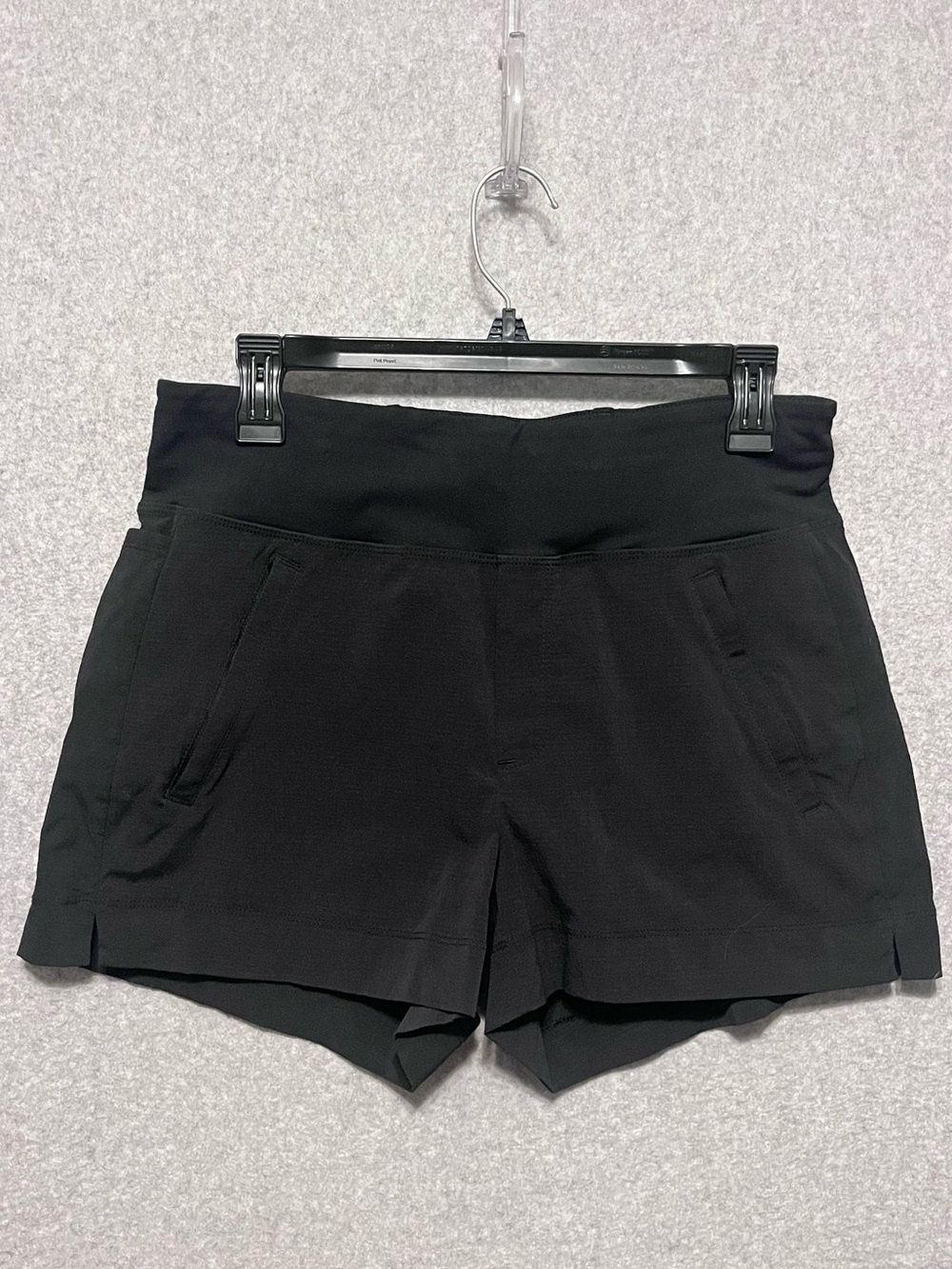 Athleta North Trekkie Shorts Women's Black Stretch Pull-On